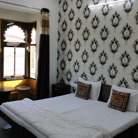 Hill Paradise Home Stay Udaipur Exteriör bild