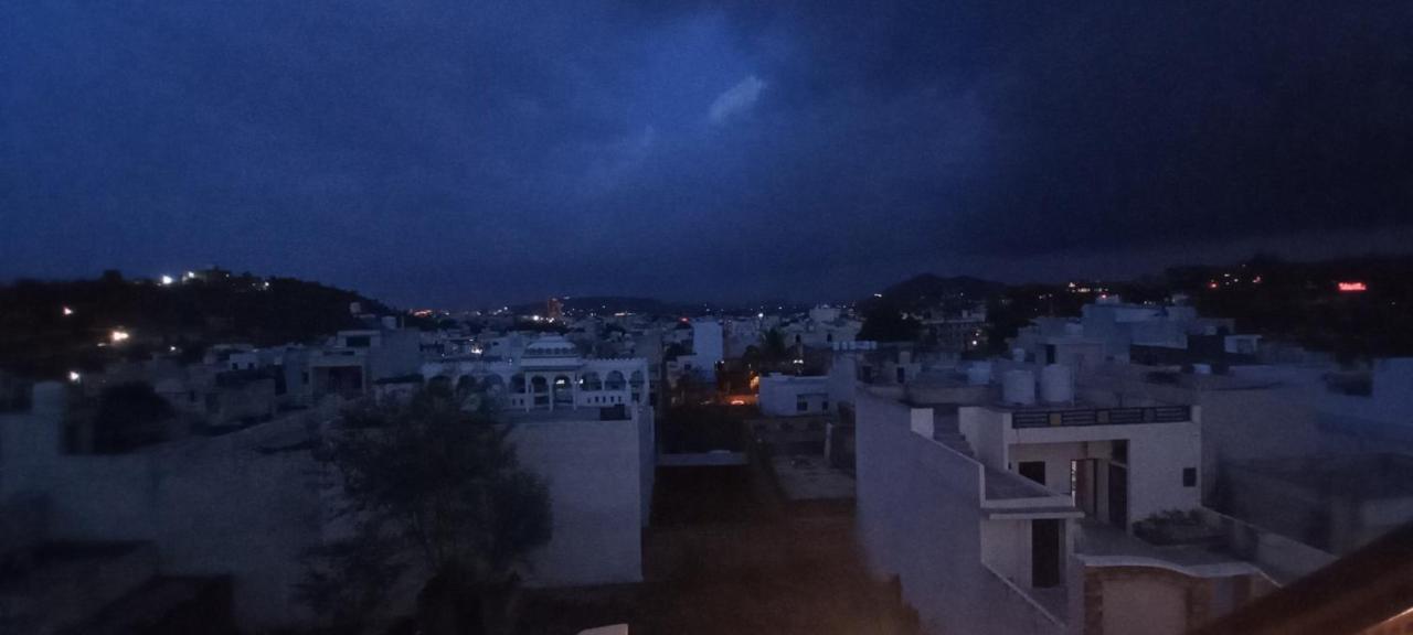 Hill Paradise Home Stay Udaipur Exteriör bild
