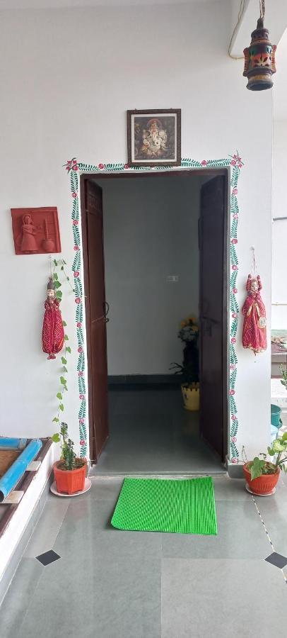 Hill Paradise Home Stay Udaipur Exteriör bild