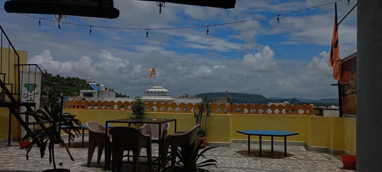 Hill Paradise Home Stay Udaipur Exteriör bild