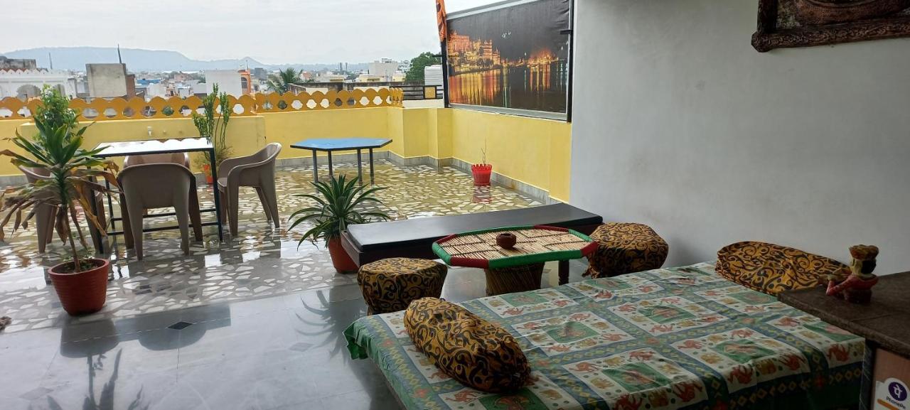 Hill Paradise Home Stay Udaipur Exteriör bild