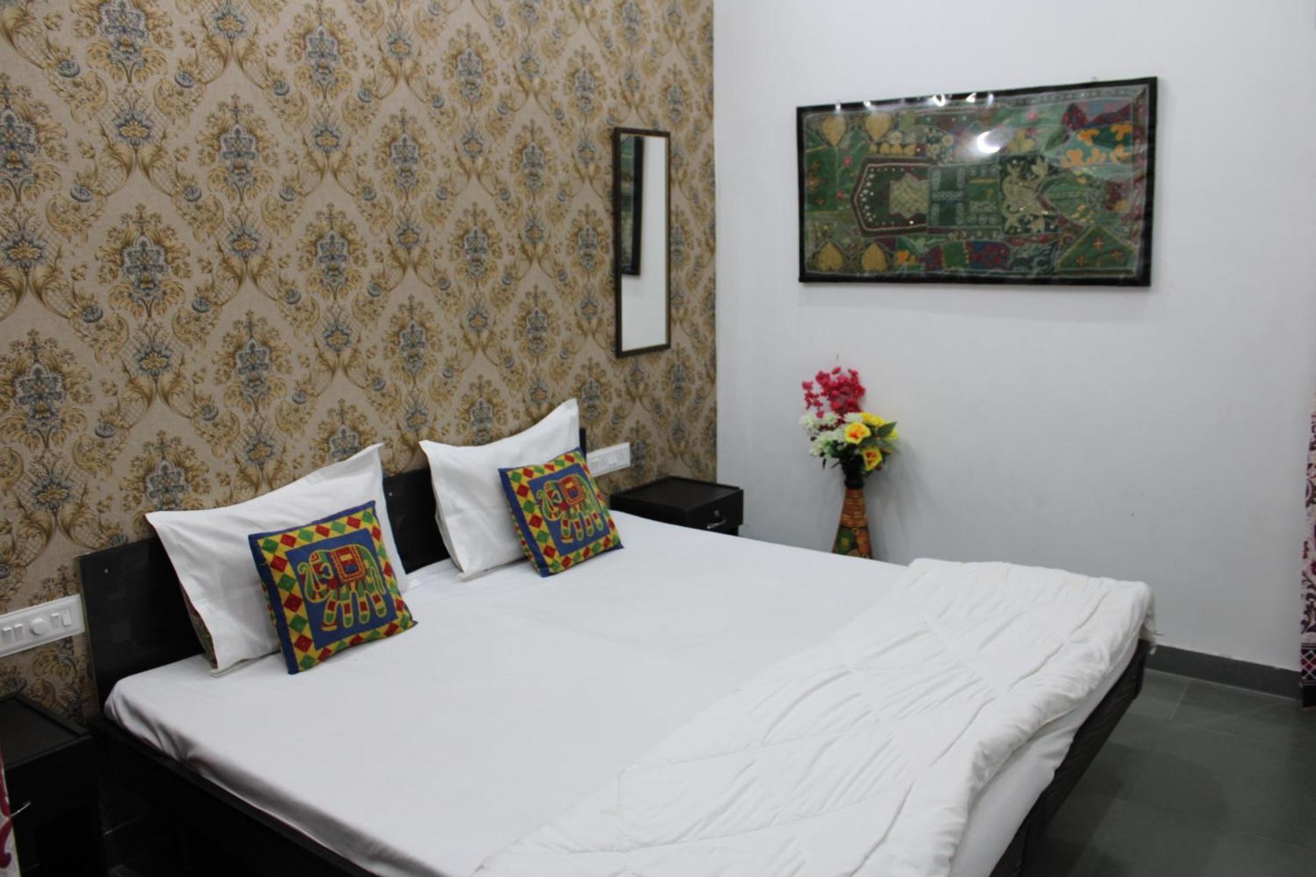 Hill Paradise Home Stay Udaipur Exteriör bild